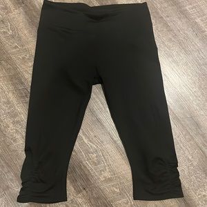 NWOT Fabletics crop leggings. Black. Size L. Washed but  ever worn.